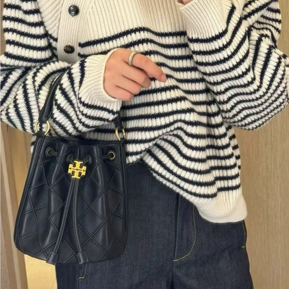 NWT Tory Burch Soft Fleming Small Bucket Bag Black Quilted Leather Crossbody